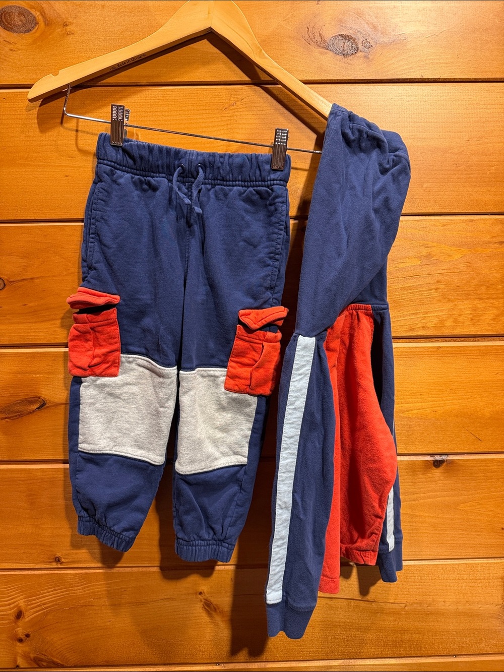 Adorable Hanna Andersson sweatsuit size 4-EUC